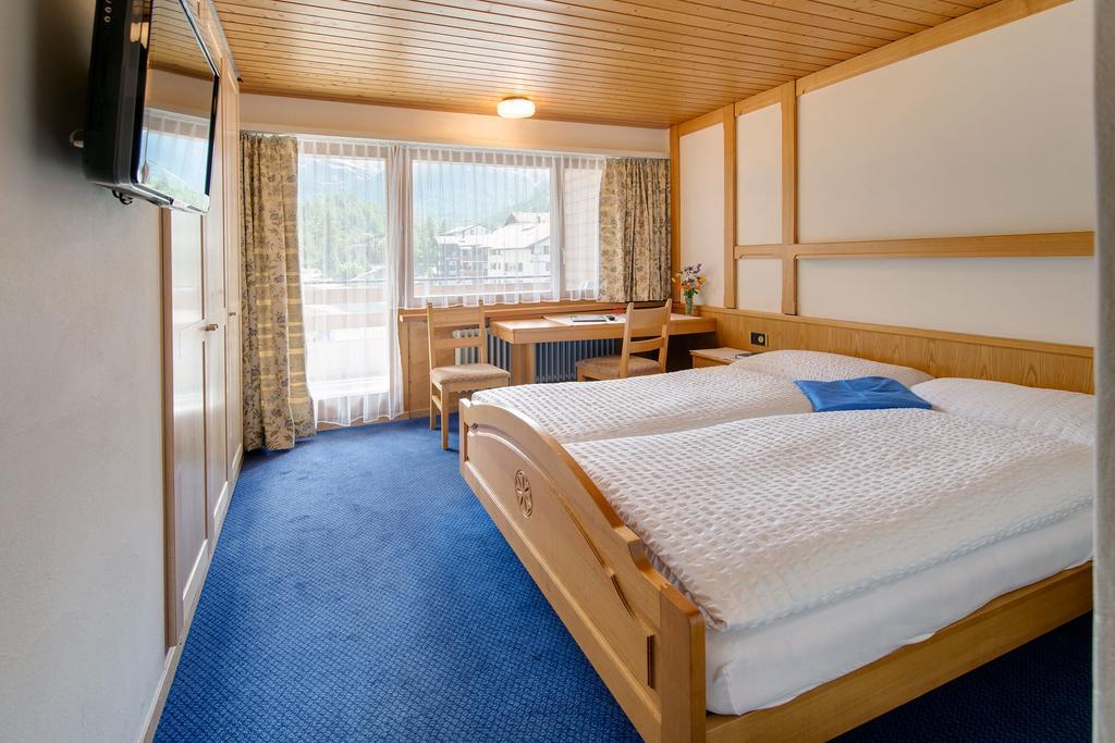 Hotel Parnass Zermatt Szoba fotó